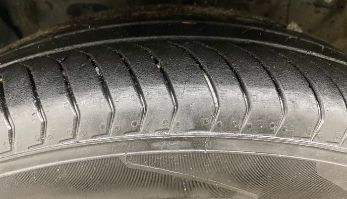 2021 Hyundai ALCAZAR 2.0 SIGNATURE (O) AT 6STR, Petrol, Automatic, 94,090 km, Left Front Tyre Tread