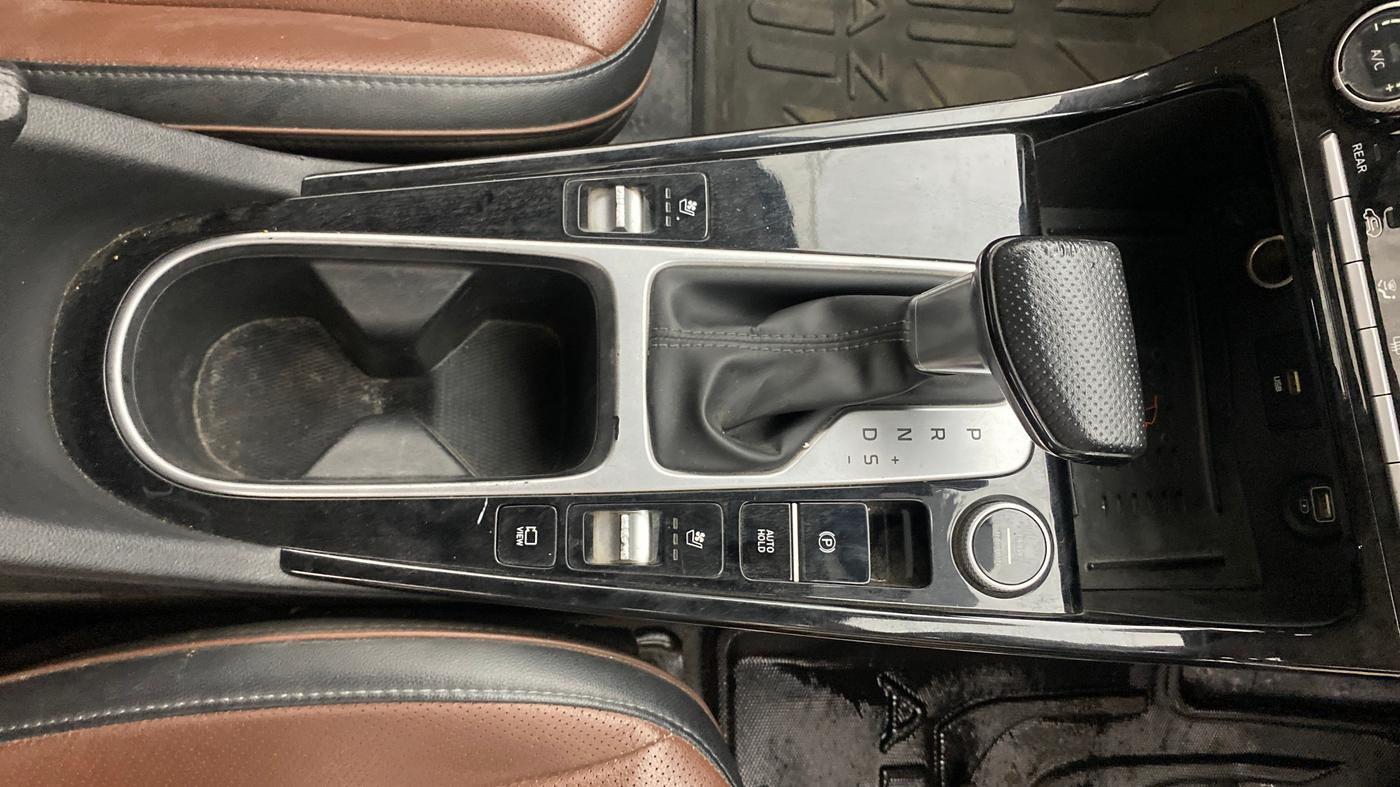 2021 Hyundai ALCAZAR 2.0 SIGNATURE (O) AT 6STR, Petrol, Automatic, 94,090 km, Gear Lever