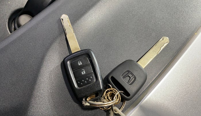 2015 Honda Jazz 1.2L I-VTEC V, Petrol, Manual, 19,966 km, Key Close Up