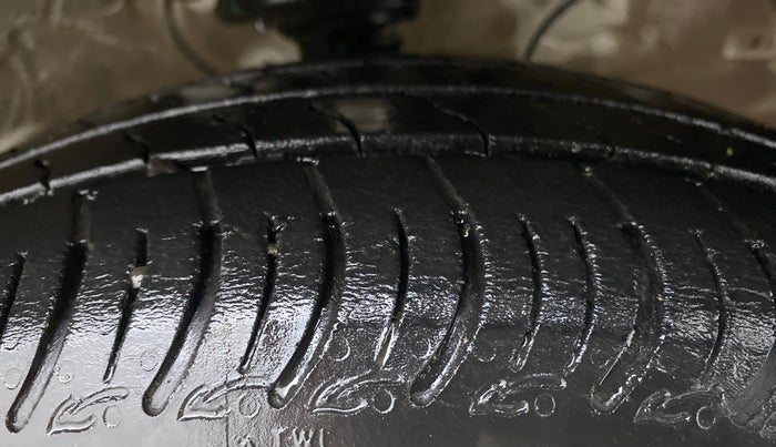 2020 Maruti S PRESSO VXI CNG, CNG, Manual, 35,202 km, Right Front Tyre Tread