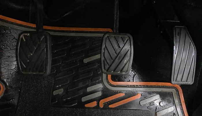 2020 Maruti S PRESSO VXI CNG, CNG, Manual, 35,202 km, Pedals