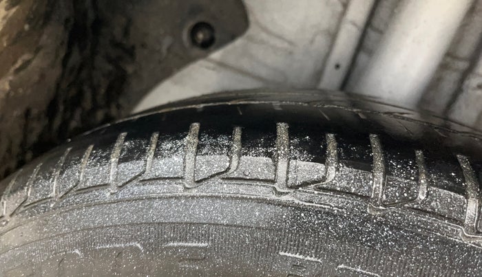 2017 Hyundai Elite i20 MAGNA EXECUTIVE 1.2, Petrol, Manual, 49,965 km, Right Rear Tyre Tread