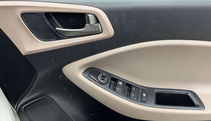 2017 Hyundai Elite i20 MAGNA EXECUTIVE 1.2, Petrol, Manual, 49,965 km, Driver Side Door Panels Control