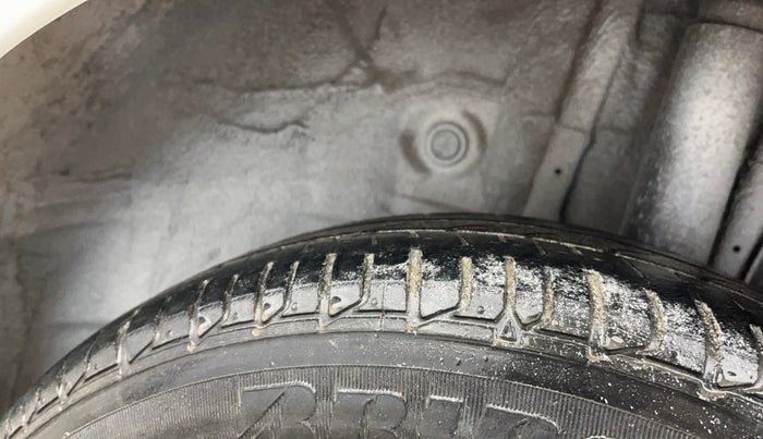 2017 Hyundai Elite i20 MAGNA EXECUTIVE 1.2, Petrol, Manual, 49,965 km, Left Rear Tyre Tread