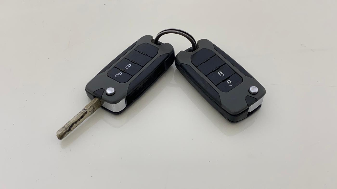 2018 Jeep Compass SPORT 1.4 PETROL, Petrol, Manual, 1,49,461 km, Key Close Up