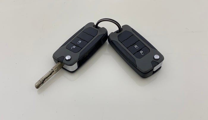 2018 Jeep Compass SPORT 1.4 PETROL, Petrol, Manual, 1,49,461 km, Key Close Up