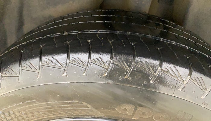 2018 Jeep Compass SPORT 1.4 PETROL, Petrol, Manual, 1,49,461 km, Left Rear Tyre Tread