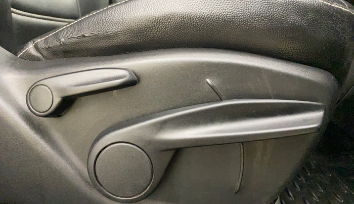 2018 Jeep Compass SPORT 1.4 PETROL, Petrol, Manual, 1,49,461 km, Driver Side Adjustment Panel