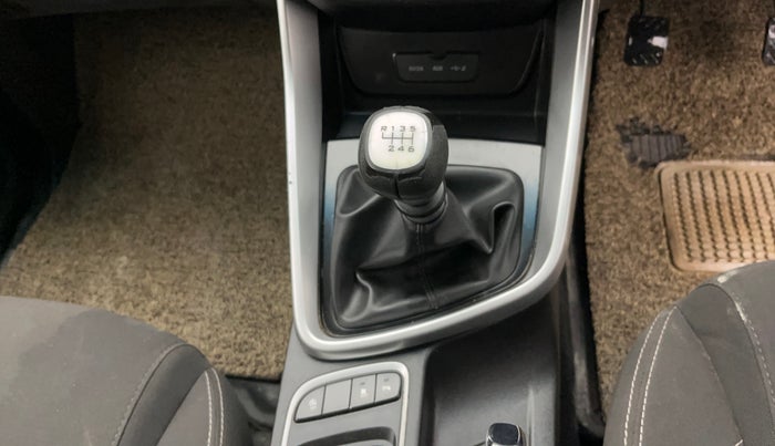 2021 MG HECTOR PLUS SUPER 1.5 PETROL TURBO HYBRID MT 7-STR, Petrol, Manual, 91,637 km, Gear Lever