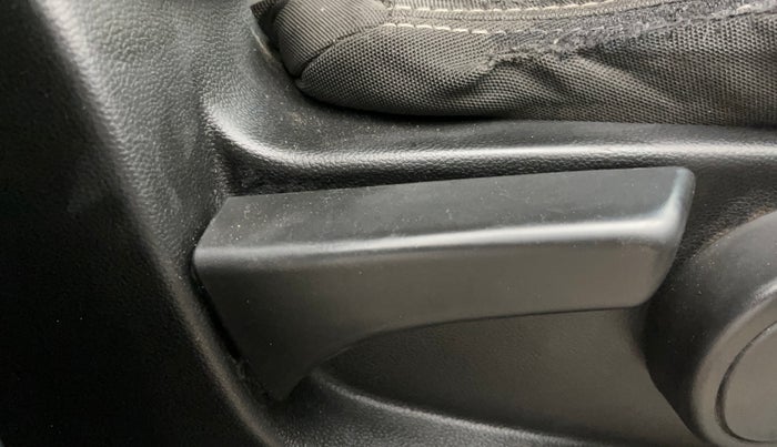 2021 MG HECTOR PLUS SUPER 1.5 PETROL TURBO HYBRID MT 7-STR, Petrol, Manual, 91,637 km, Driver Side Adjustment Panel