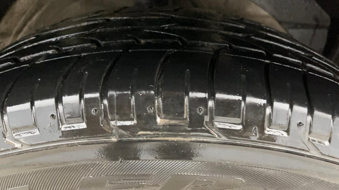 2021 MG HECTOR PLUS SUPER 1.5 PETROL TURBO HYBRID MT 7-STR, Petrol, Manual, 91,637 km, Right Front Tyre Tread