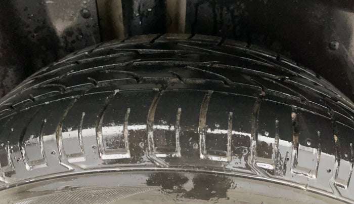 2021 MG HECTOR PLUS SUPER 1.5 PETROL TURBO HYBRID MT 7-STR, Petrol, Manual, 91,637 km, Right Rear Tyre Tread