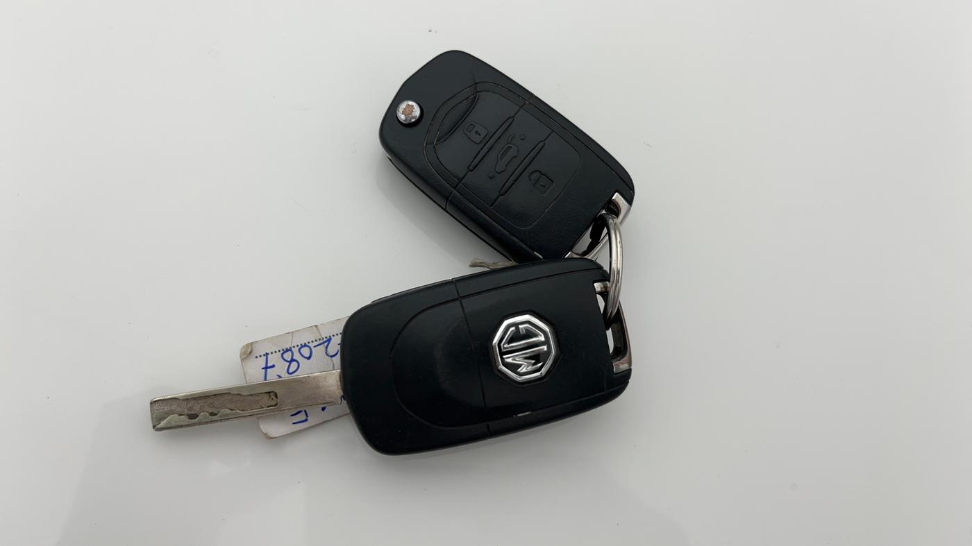 2021 MG HECTOR PLUS SUPER 1.5 PETROL TURBO HYBRID MT 7-STR, Petrol, Manual, 91,637 km, Key Close Up