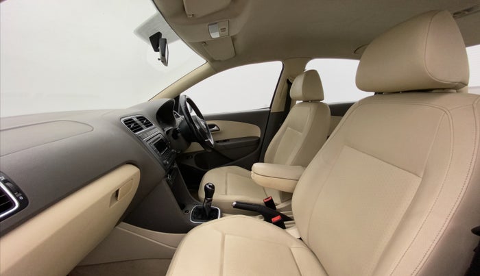 2013 Volkswagen Vento HIGHLINE DIESEL 1.6, Diesel, Manual, 89,181 km, Right Side Front Door Cabin