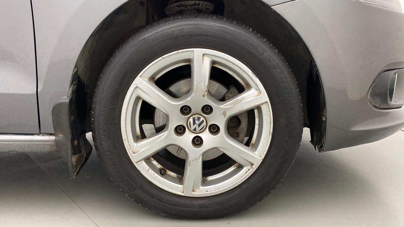 2013 Volkswagen Vento HIGHLINE DIESEL 1.6, Diesel, Manual, 89,181 km, Right Front Wheel