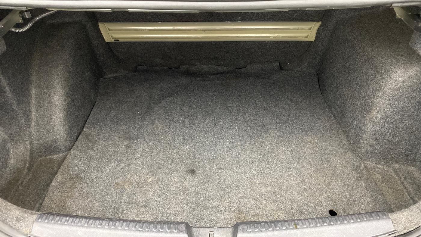 2013 Volkswagen Vento HIGHLINE DIESEL 1.6, Diesel, Manual, 89,181 km, Boot Inside