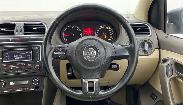 2013 Volkswagen Vento HIGHLINE DIESEL 1.6, Diesel, Manual, 89,181 km, Steering Wheel Close Up