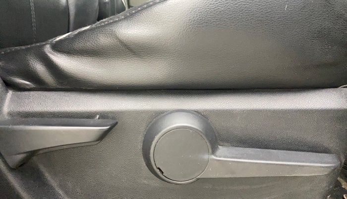 2016 Mahindra Kuv100 K6 5 STR, Petrol, Manual, 84,140 km, Driver Side Adjustment Panel