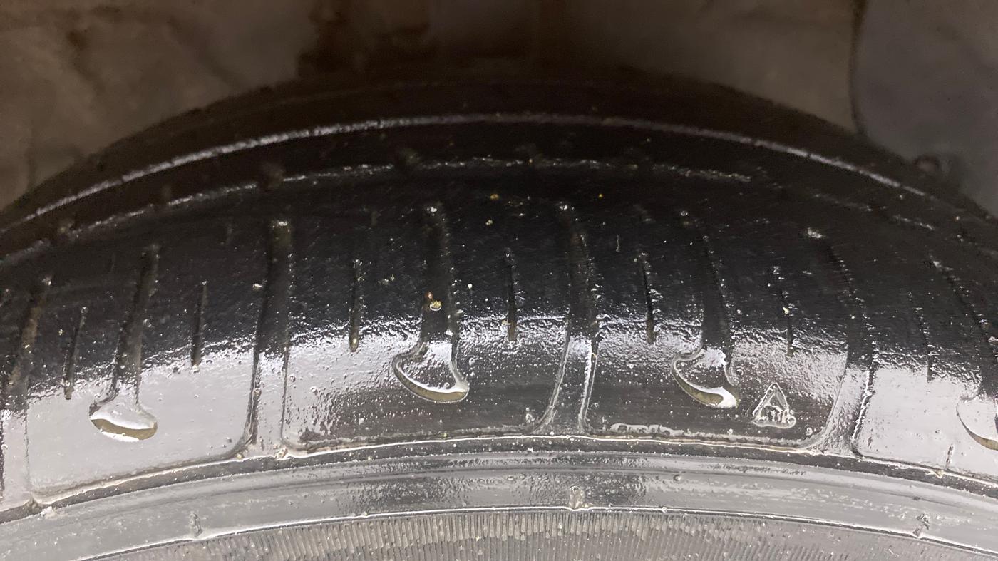 2017 Hyundai Grand i10 SPORTZ (O) AT 1.2 KAPPA VTVT, Petrol, Automatic, 23,270 km, Right Front Tyre Tread