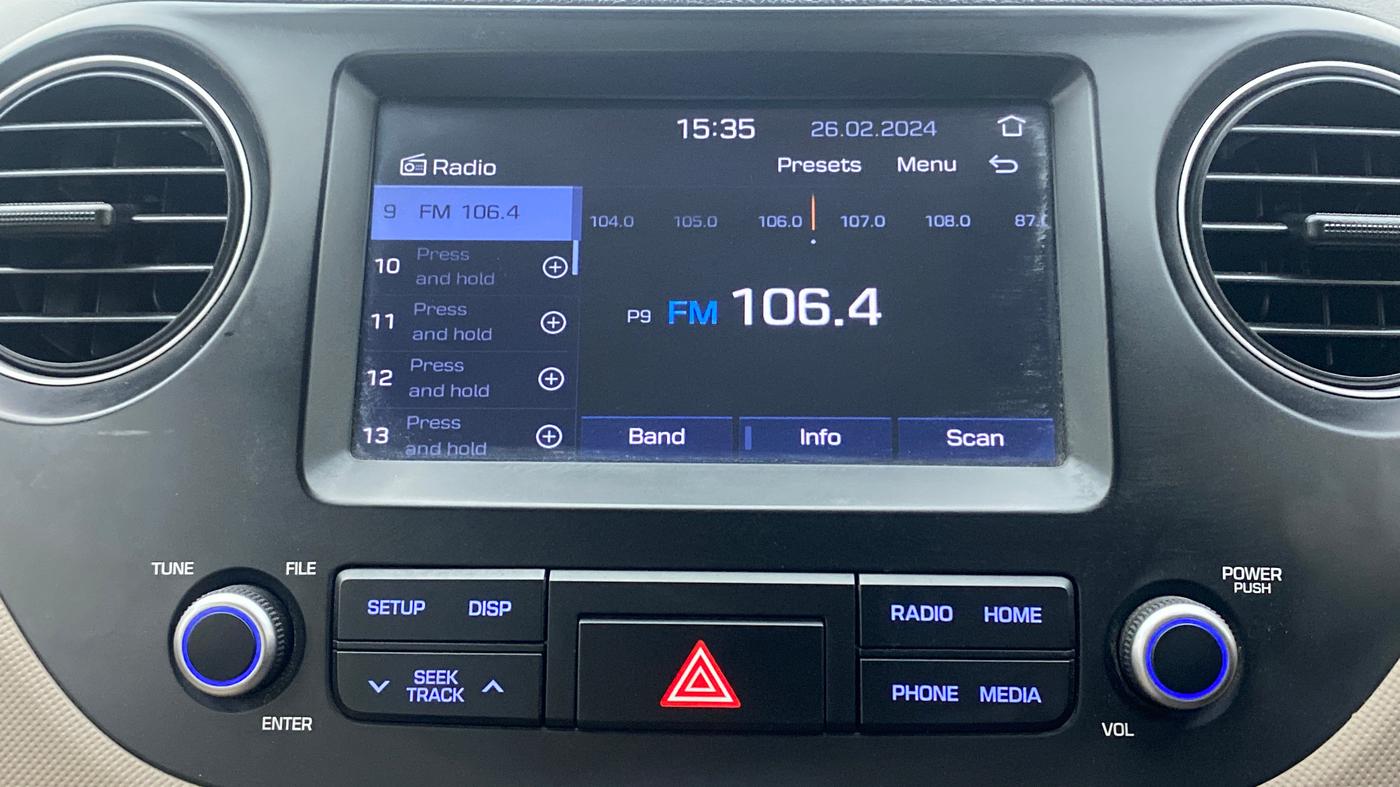 2017 Hyundai Grand i10 SPORTZ (O) AT 1.2 KAPPA VTVT, Petrol, Automatic, 23,270 km, Infotainment System
