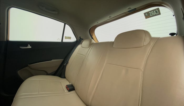 2017 Hyundai Grand i10 SPORTZ (O) AT 1.2 KAPPA VTVT, Petrol, Automatic, 23,270 km, Right Side Rear Door Cabin