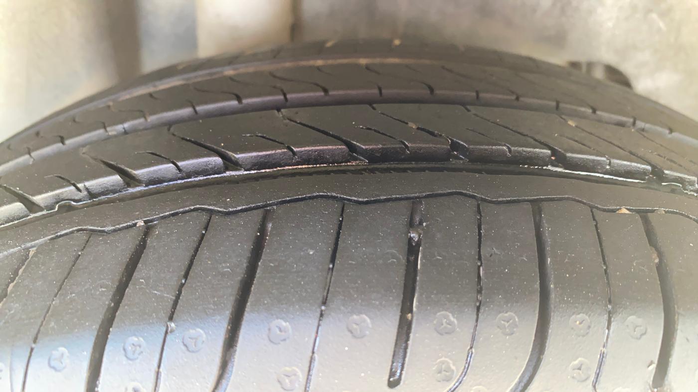 2020 Ford New Figo TITANIUM 1.2 PETROL MT, Petrol, Manual, 46,415 km, Right Rear Tyre Tread