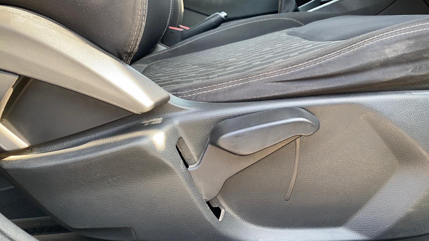 2020 Ford New Figo TITANIUM 1.2 PETROL MT, Petrol, Manual, 46,415 km, Driver Side Adjustment Panel