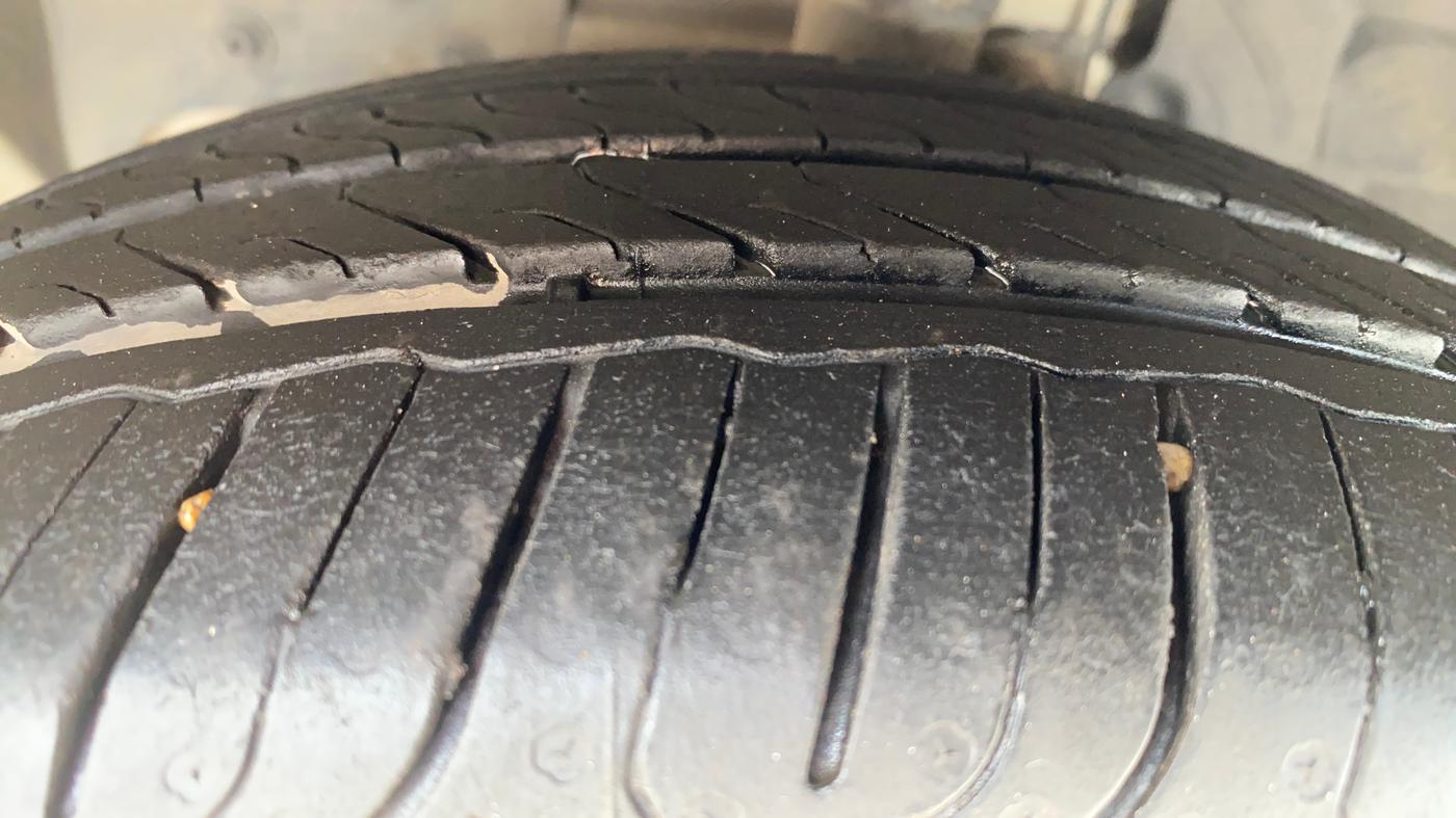 2020 Ford New Figo TITANIUM 1.2 PETROL MT, Petrol, Manual, 46,415 km, Left Front Tyre Tread
