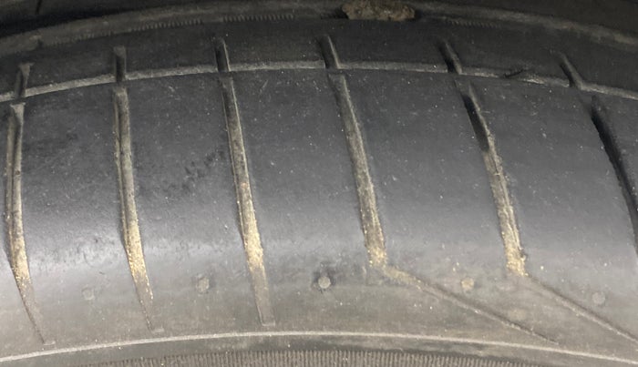 2020 Hyundai Tucson GLS 4WD AT DIESEL, Diesel, Automatic, 78,370 km, Right Front Tyre Tread