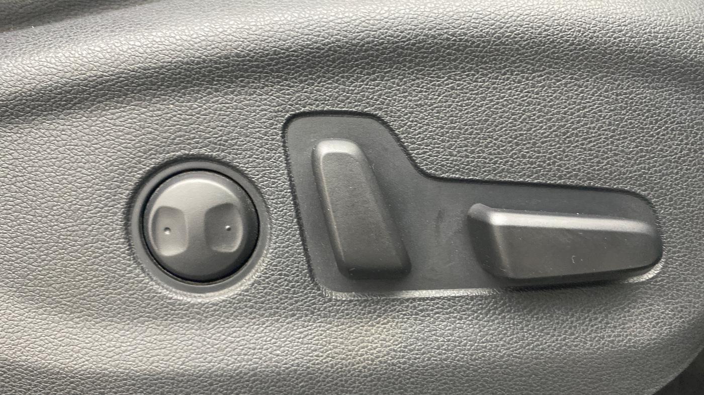 2020 Hyundai Tucson GLS 4WD AT DIESEL, Diesel, Automatic, 78,444 km, Driver Side Adjustment Panel