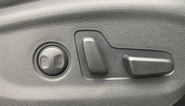 2020 Hyundai Tucson GLS 4WD AT DIESEL, Diesel, Automatic, 78,370 km, Driver Side Adjustment Panel