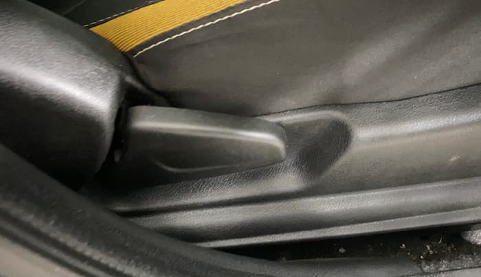 2022 Renault Kwid CLIMBER AMT 1.0, Petrol, Automatic, 33,667 km, Driver Side Adjustment Panel