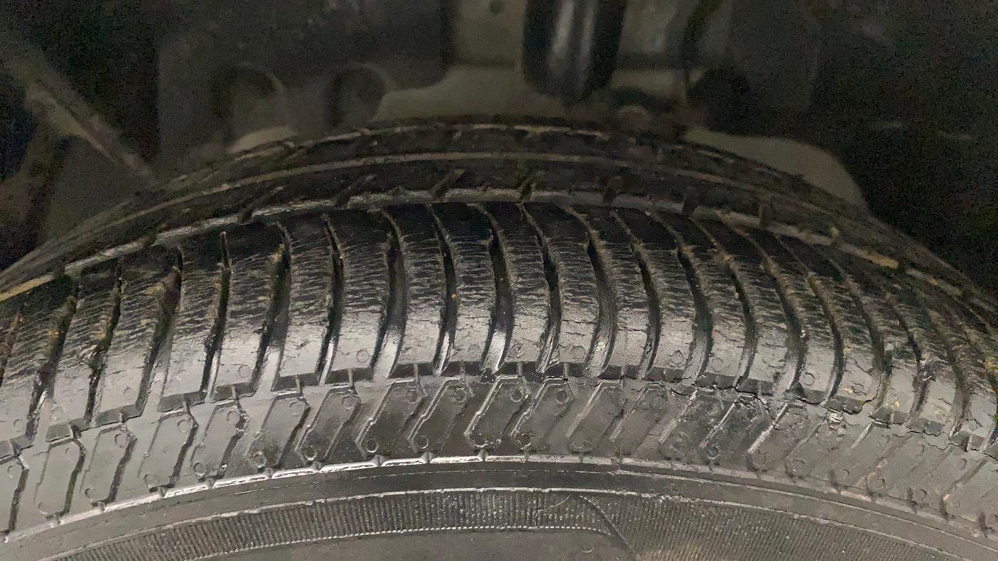 2016 Ford Ecosport TITANIUM 1.5L PETROL, Petrol, Manual, 35,345 km, Left Front Tyre Tread