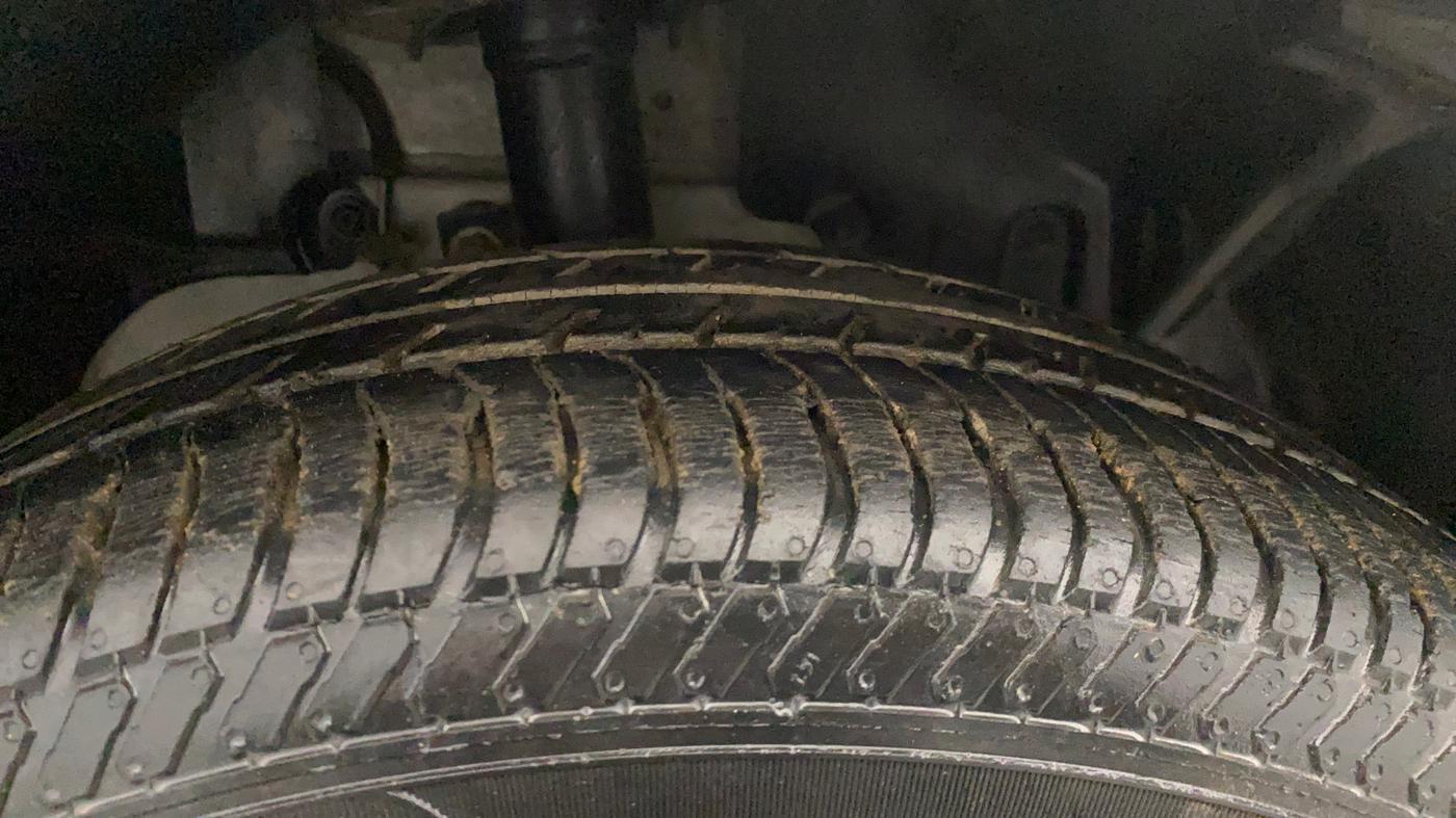 2016 Ford Ecosport TITANIUM 1.5L PETROL, Petrol, Manual, 35,345 km, Right Front Tyre Tread