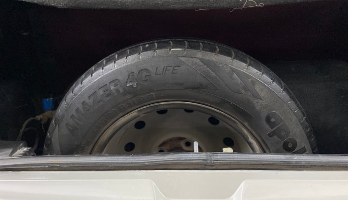 2020 Maruti Swift LXI, CNG, Manual, 94,918 km, Spare Tyre