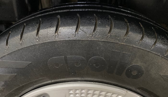 2020 Maruti Swift LXI, CNG, Manual, 94,918 km, Right Rear Tyre Tread