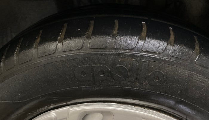 2020 Maruti Swift LXI, CNG, Manual, 94,918 km, Left Rear Tyre Tread
