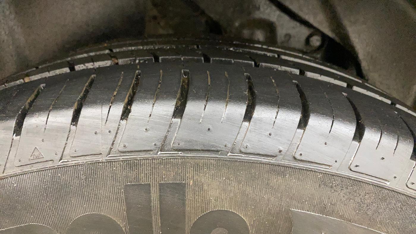 2021 Tata Safari XZ PLUS, Diesel, Manual, 1,20,494 km, Right Rear Tyre Tread