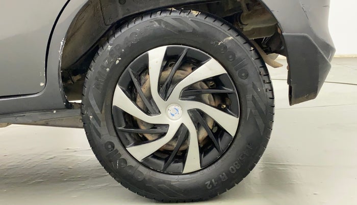 2014 Maruti Alto 800 LXI, Petrol, Manual, 1,02,337 km, Left Rear Wheel