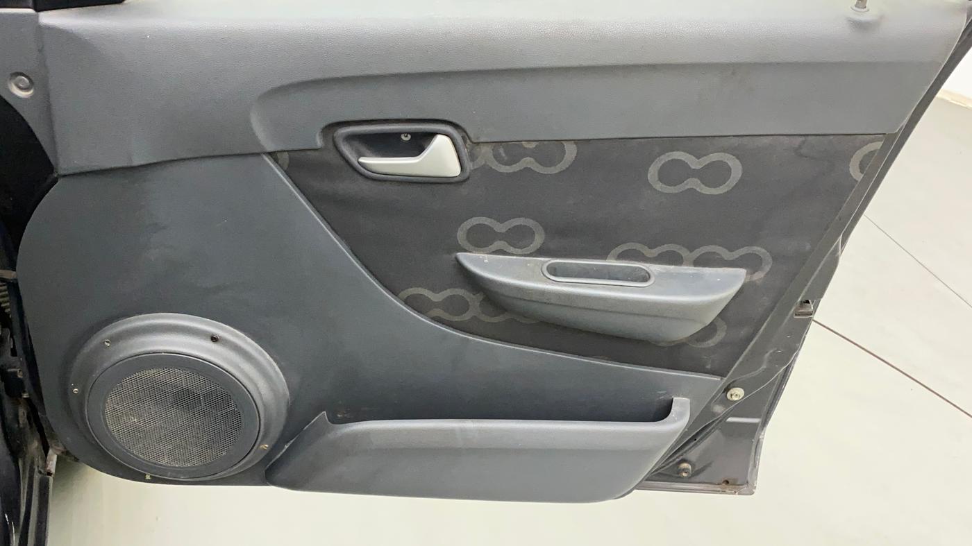 2014 Maruti Alto 800 LXI, Petrol, Manual, 1,02,337 km, Driver Side Door Panels Control