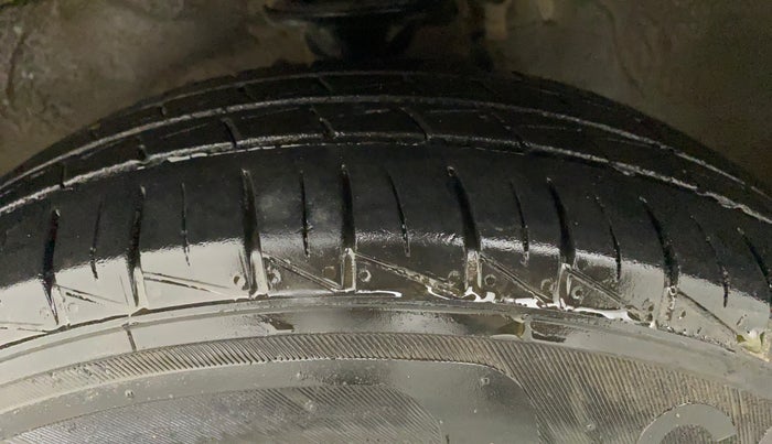 2014 Maruti Alto 800 LXI, Petrol, Manual, 1,02,337 km, Left Front Tyre Tread