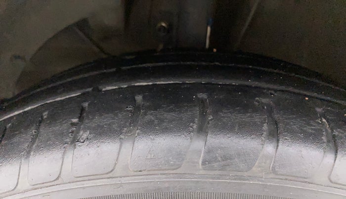 2021 Maruti Dzire VXI, Petrol, Manual, 40,281 km, Left Front Tyre Tread