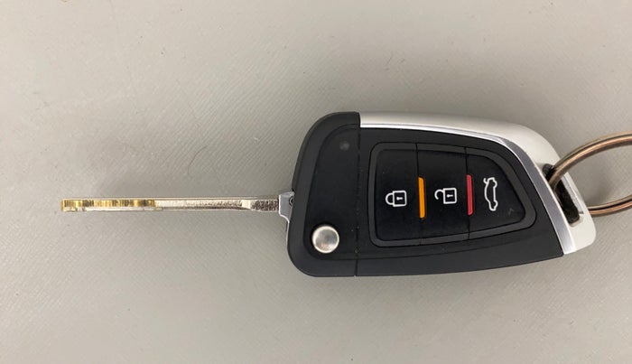 2012 Hyundai i20 MAGNA (O) 1.2, Petrol, Manual, 73,362 km, Key Close Up