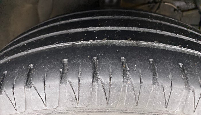 2017 Maruti Vitara Brezza ZDI PLUS DUAL TONE, Diesel, Manual, 56,086 km, Right Front Tyre Tread