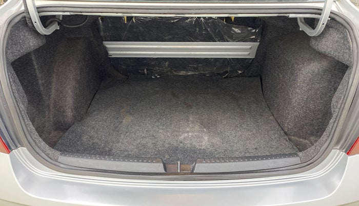 2017 Skoda Rapid STYLE 1.6 MPI AT, Petrol, Automatic, 46,339 km, Boot Inside