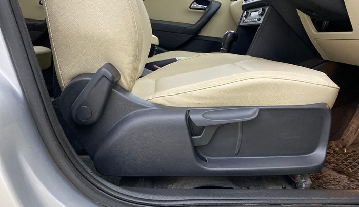 2017 Skoda Rapid STYLE 1.6 MPI AT, Petrol, Automatic, 46,339 km, Driver Side Adjustment Panel