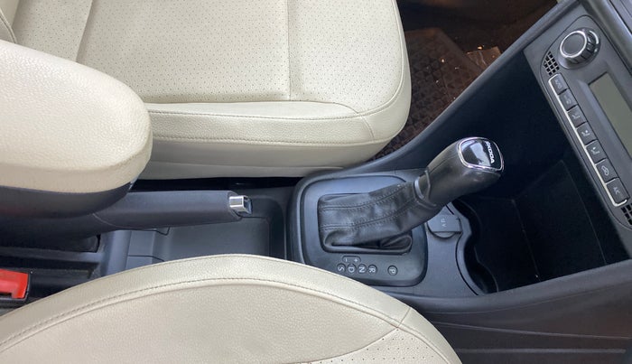 2017 Skoda Rapid STYLE 1.6 MPI AT, Petrol, Automatic, 46,339 km, Gear Lever