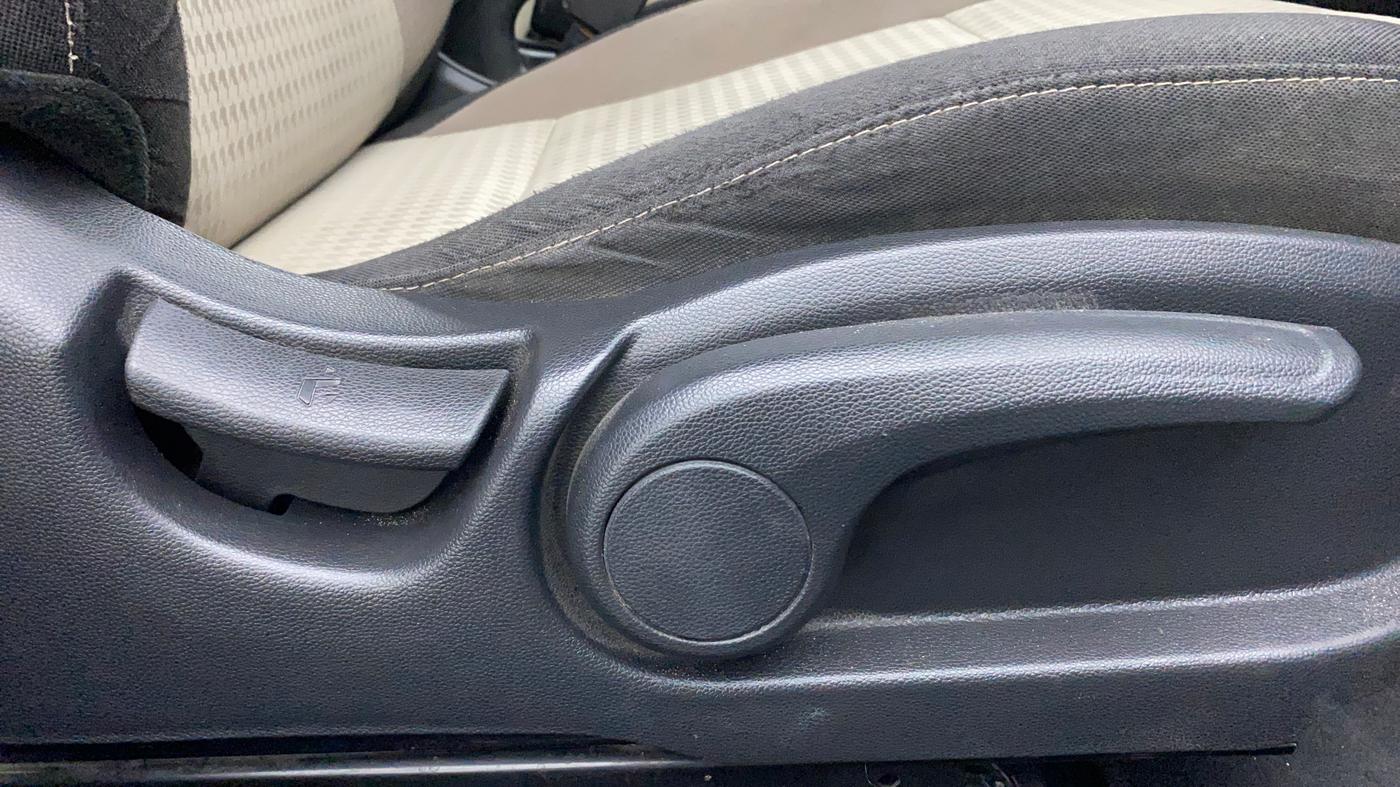 2019 Hyundai Elite i20 ASTA (O) CVT, Petrol, Automatic, 45,276 km, Driver Side Adjustment Panel