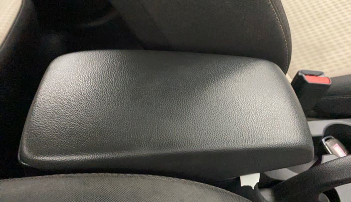2019 Hyundai Elite i20 ASTA (O) CVT, Petrol, Automatic, 45,276 km, Driver seat - Armrest has minor damage