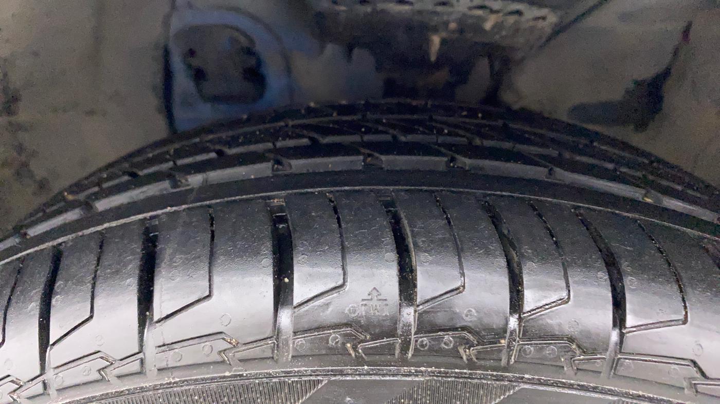 2019 Hyundai Elite i20 ASTA (O) CVT, Petrol, Automatic, 45,276 km, Left Front Tyre Tread